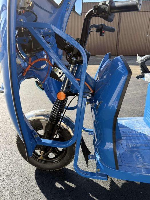 Кабіна для електротрицикла вантажного DOZER Mod 2Е