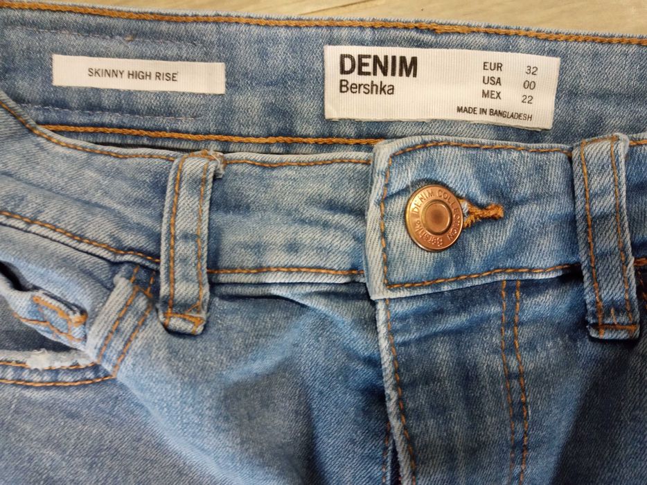 Calças de ganga Bershka NOVAS - tamanho 32 (11/12 anos)