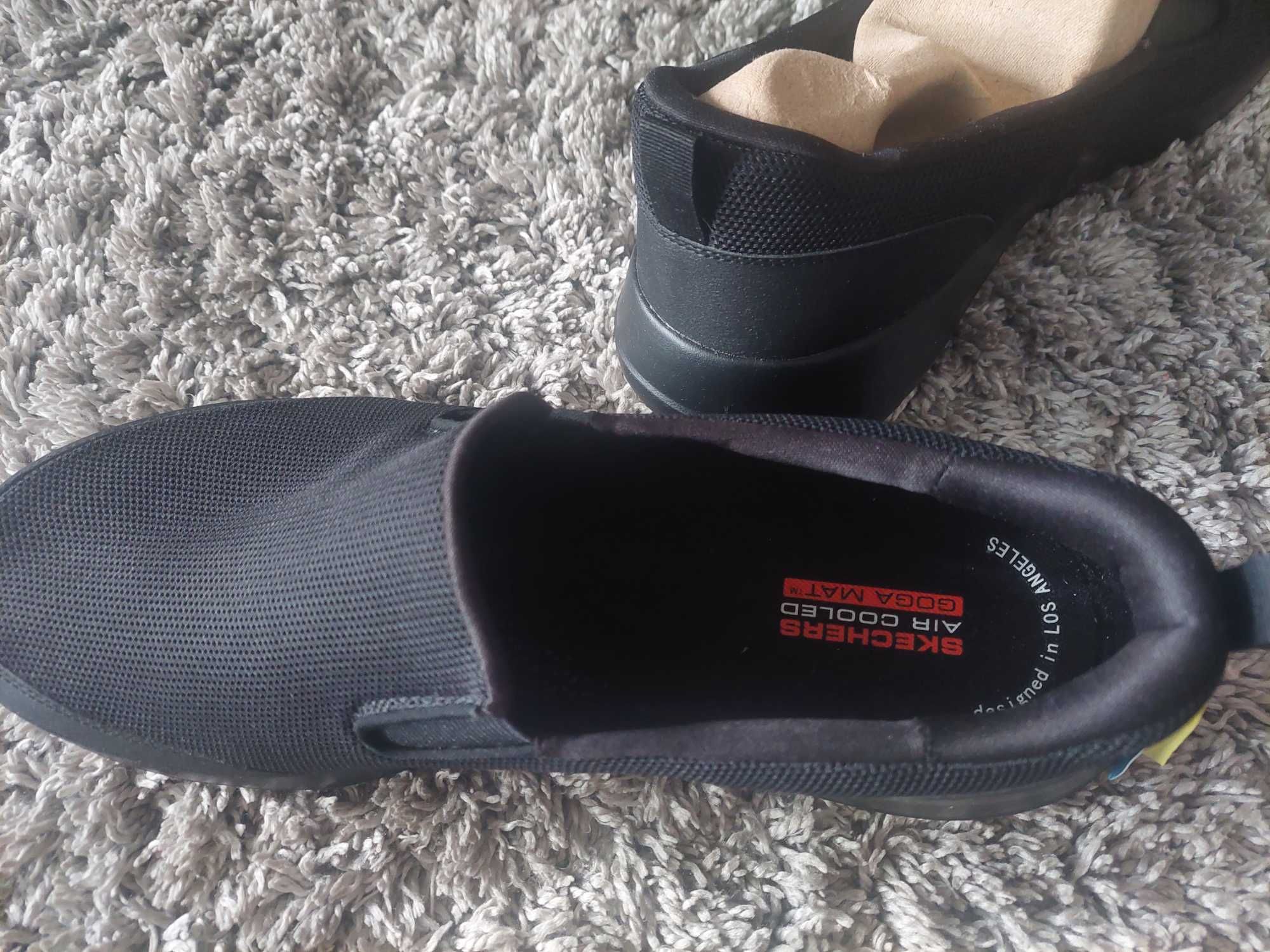 Чоловіче Нове взуття фірми Skechers!