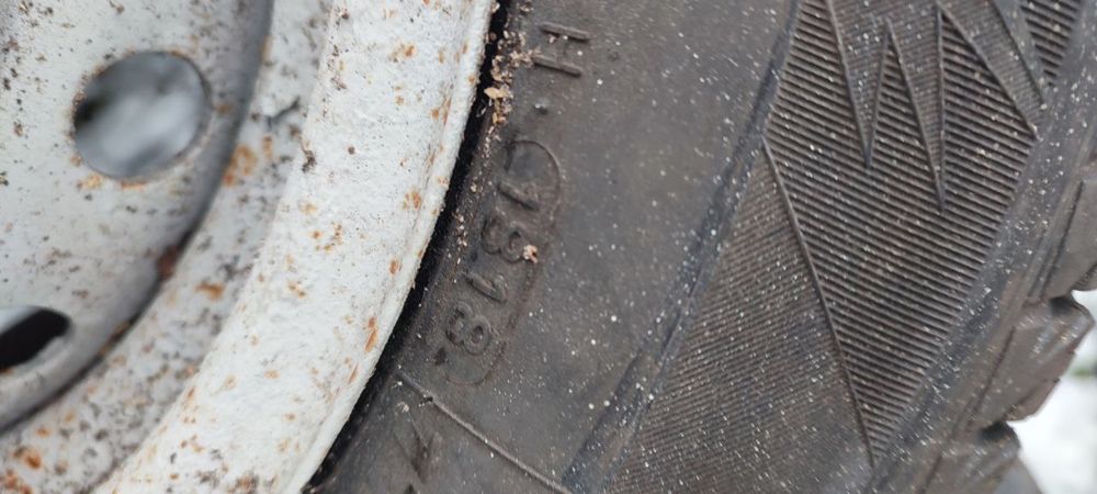 Комплект коліс на зимній резині r13 175/70 (rosava, hankook)