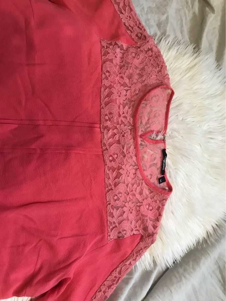 Blusa - Fabricada em Portugal - rosa com detalhe de renda