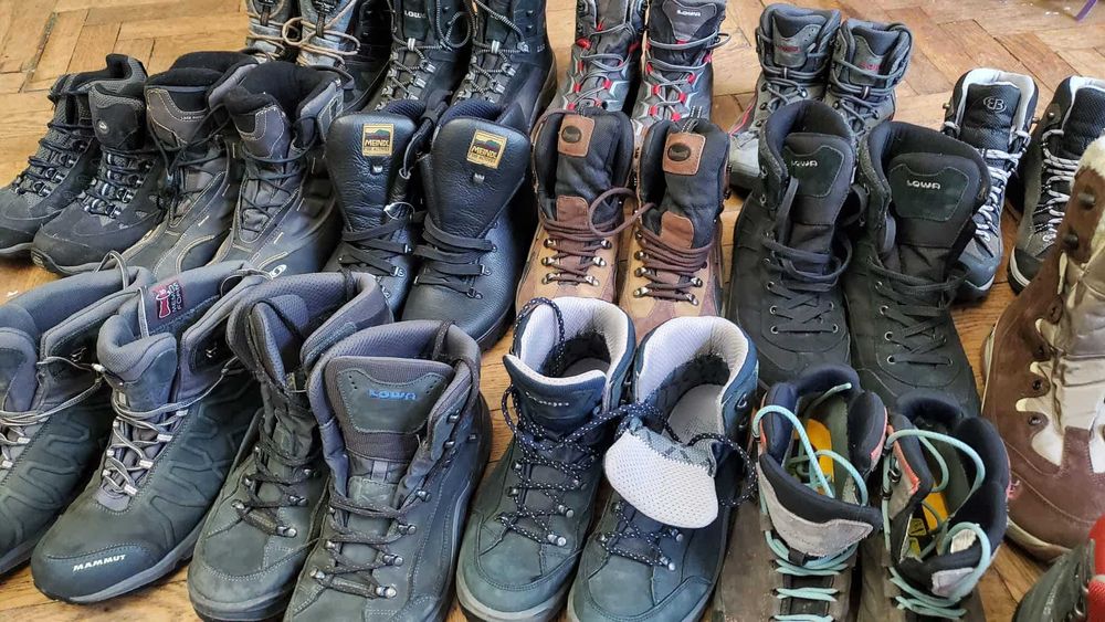 Оренда прокат трекінгового гірського взуття обуви бот для гор карпат