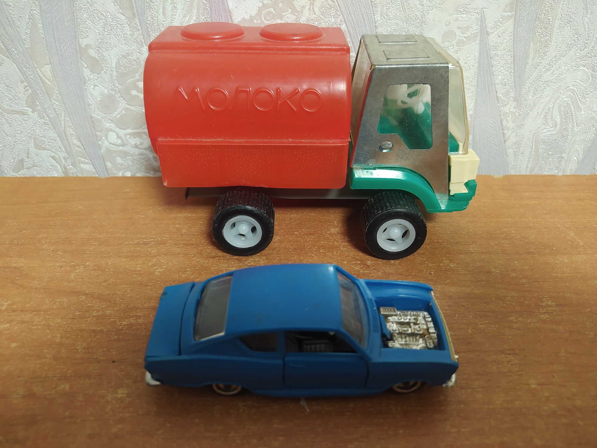 Машинка ссср.Молоко,Opel kadet.