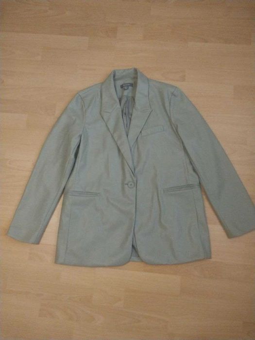 Шкіряний жіночий піджак розмір XL