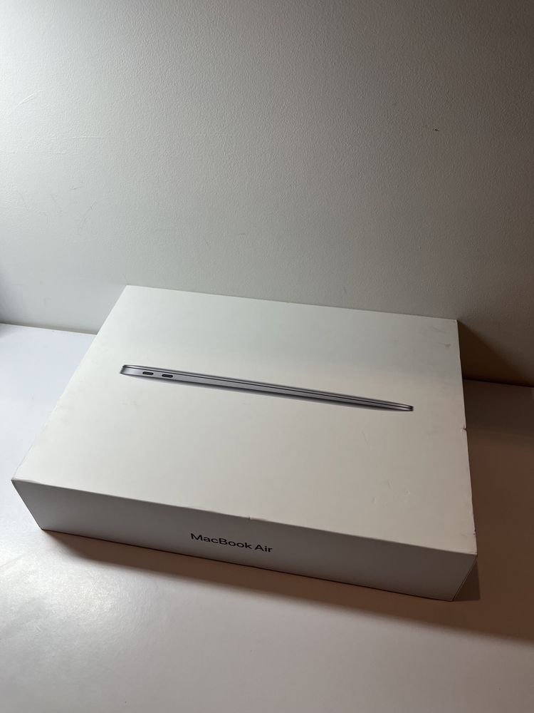 MacBook Air 13” 2020 M1/8/256 повністю новий не активований