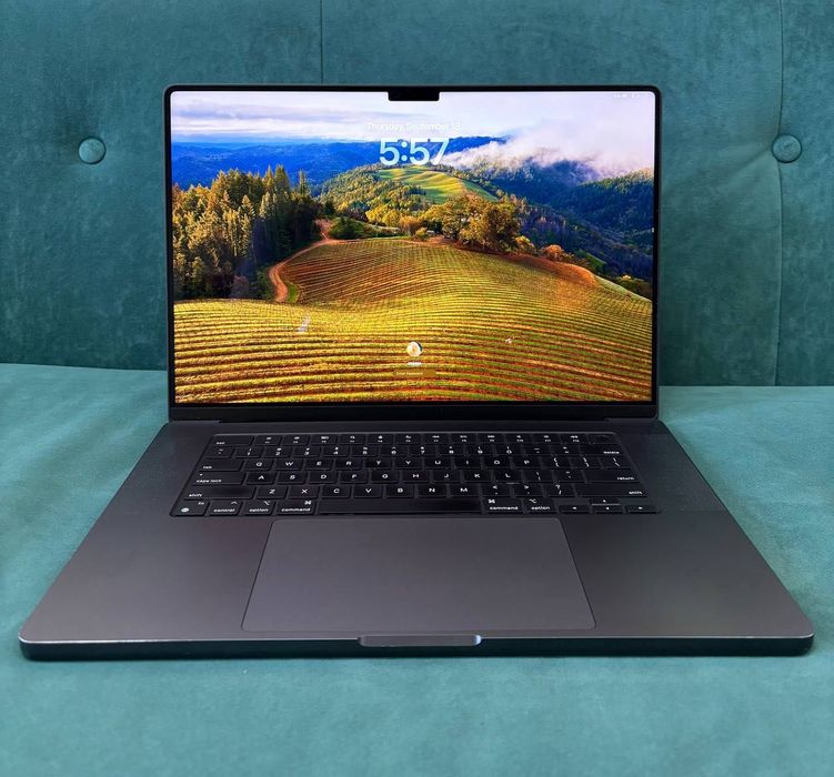 MacBook Pro 16" Space Black Late 2023 M3 max , 96GB , 1TB ssd