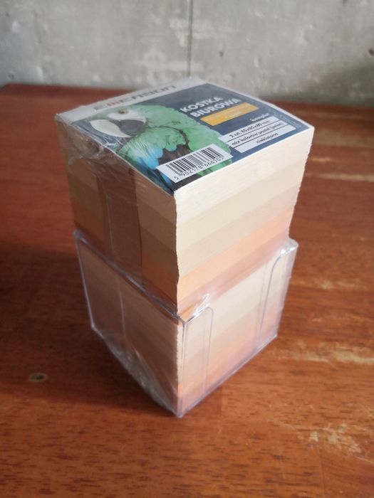 Karteczki, Kostka biurowa
85x85x80 2szt pojemnik