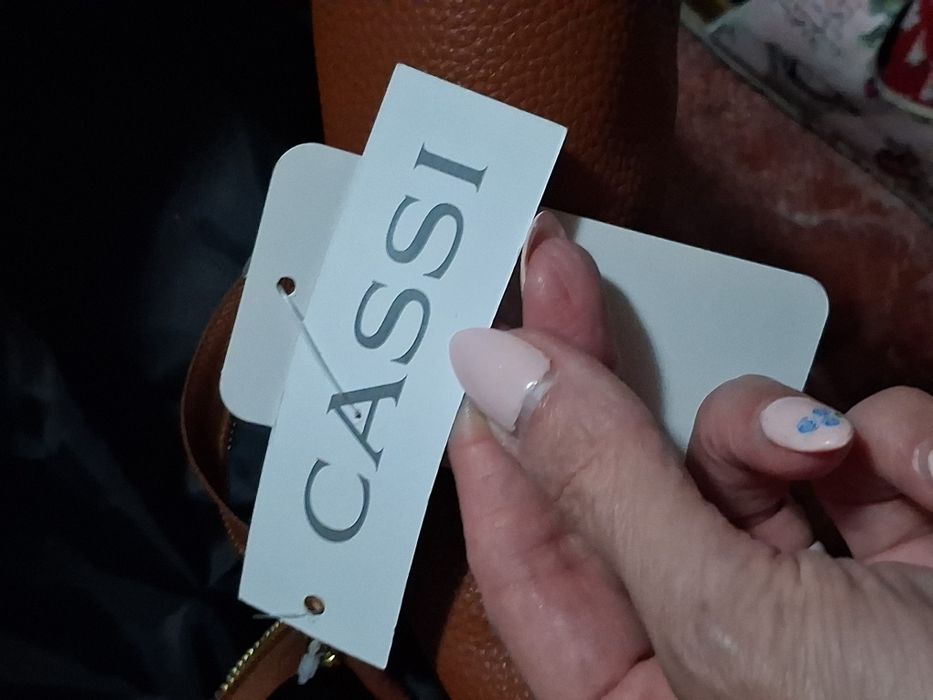 Skórzana torebka Cassi z metka