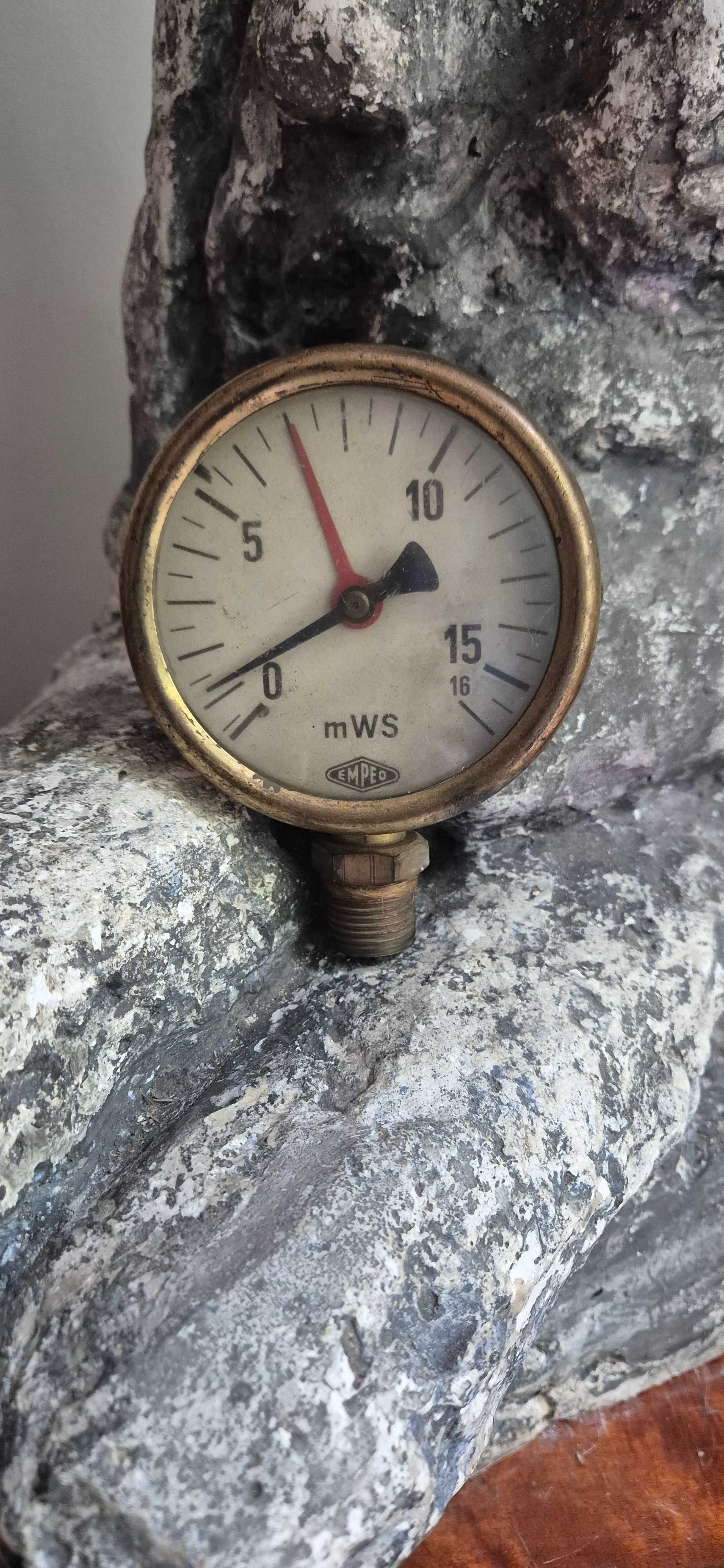 Mosiężny manometr antyk vintage EMPEO  dekor techniczny industrial