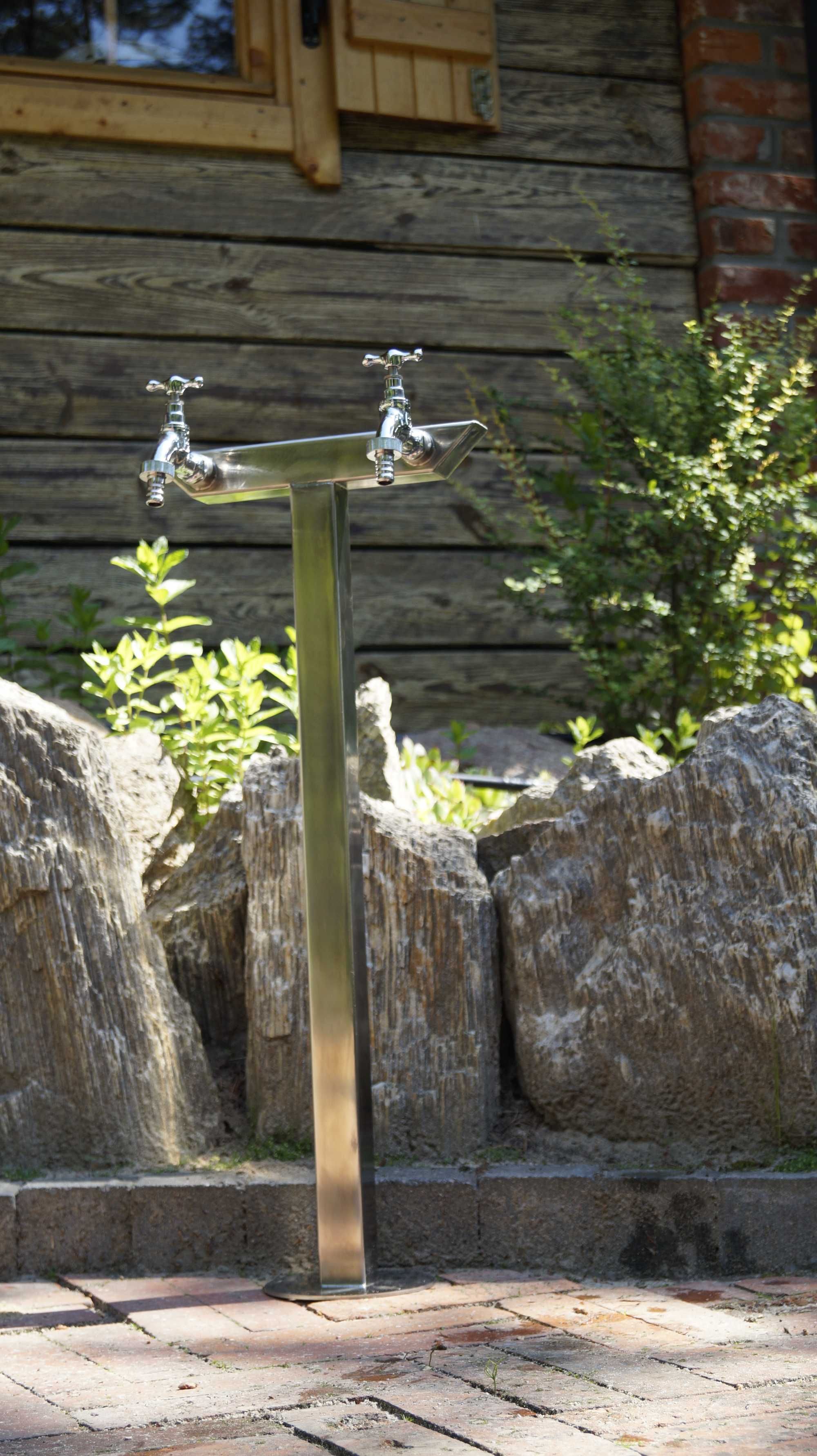 Hydrant Ogrodowy 70cm dwa krany INOX „Kwadrat skośny” dolny dopływ