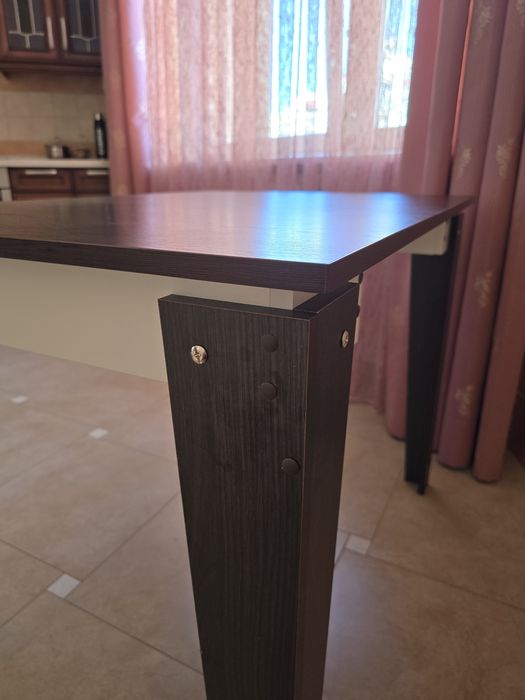 Стол обеденный + 2 стульчика складных