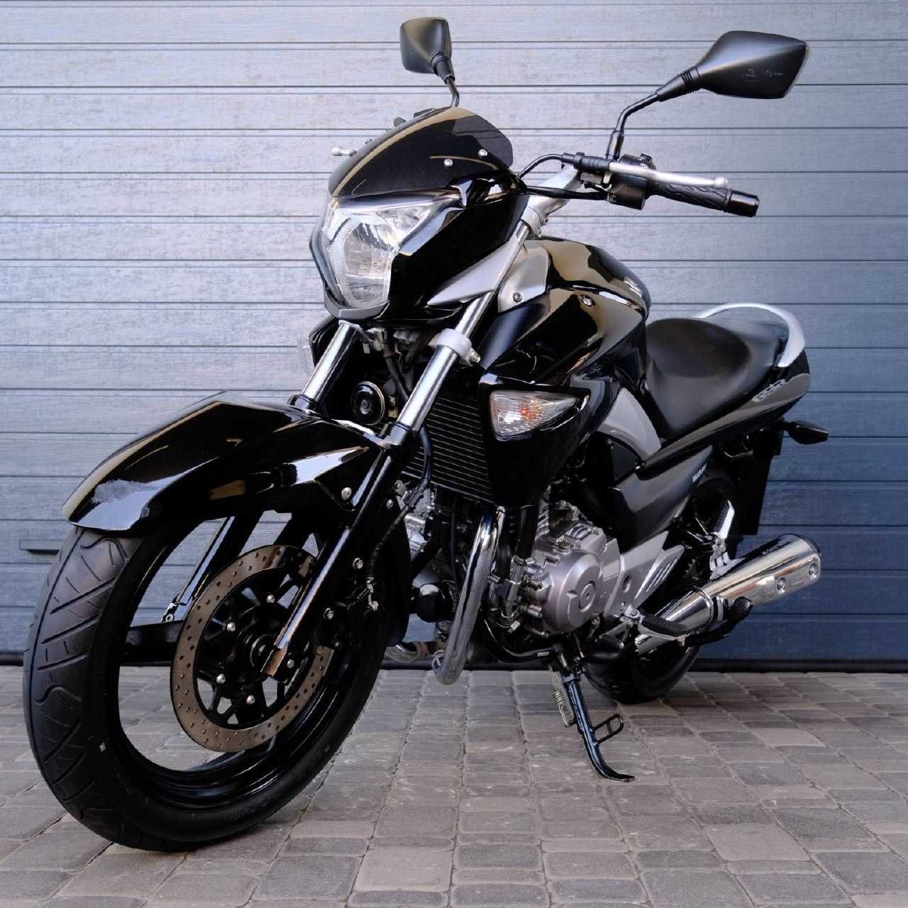 Продам мотоцикл Suzuki GSR 250 (2619)