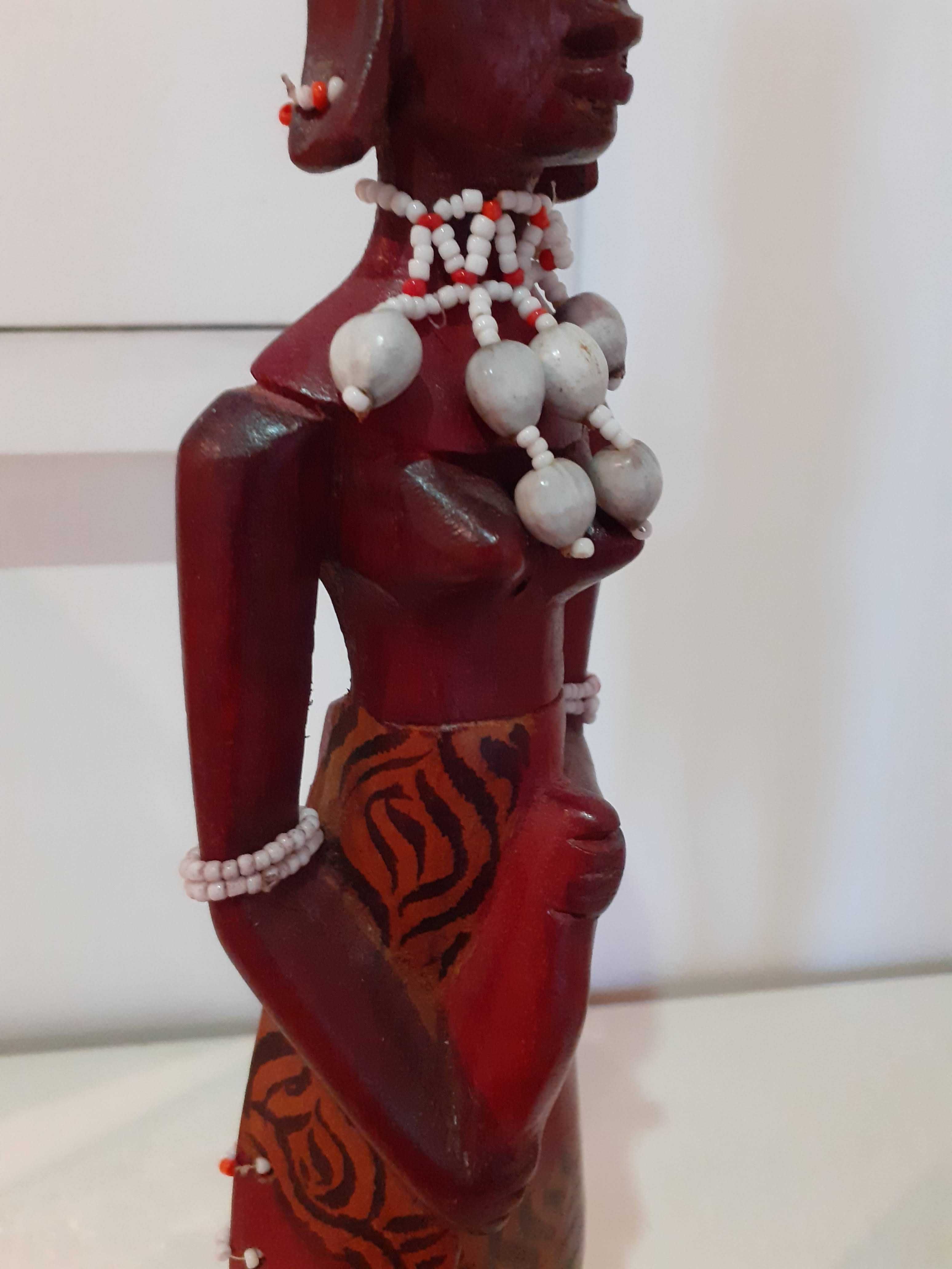 Figuras africanas artesanais