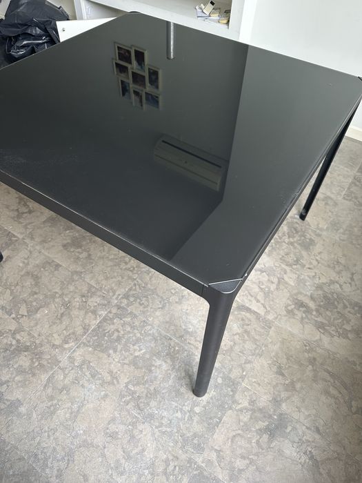 Mesa quadrada tampo de vidro