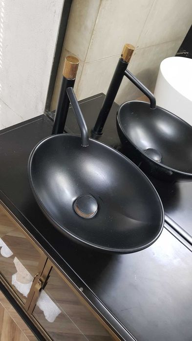 Loftowa metalowa szafka łazienkowa z misą i baterią - kompletny zestaw