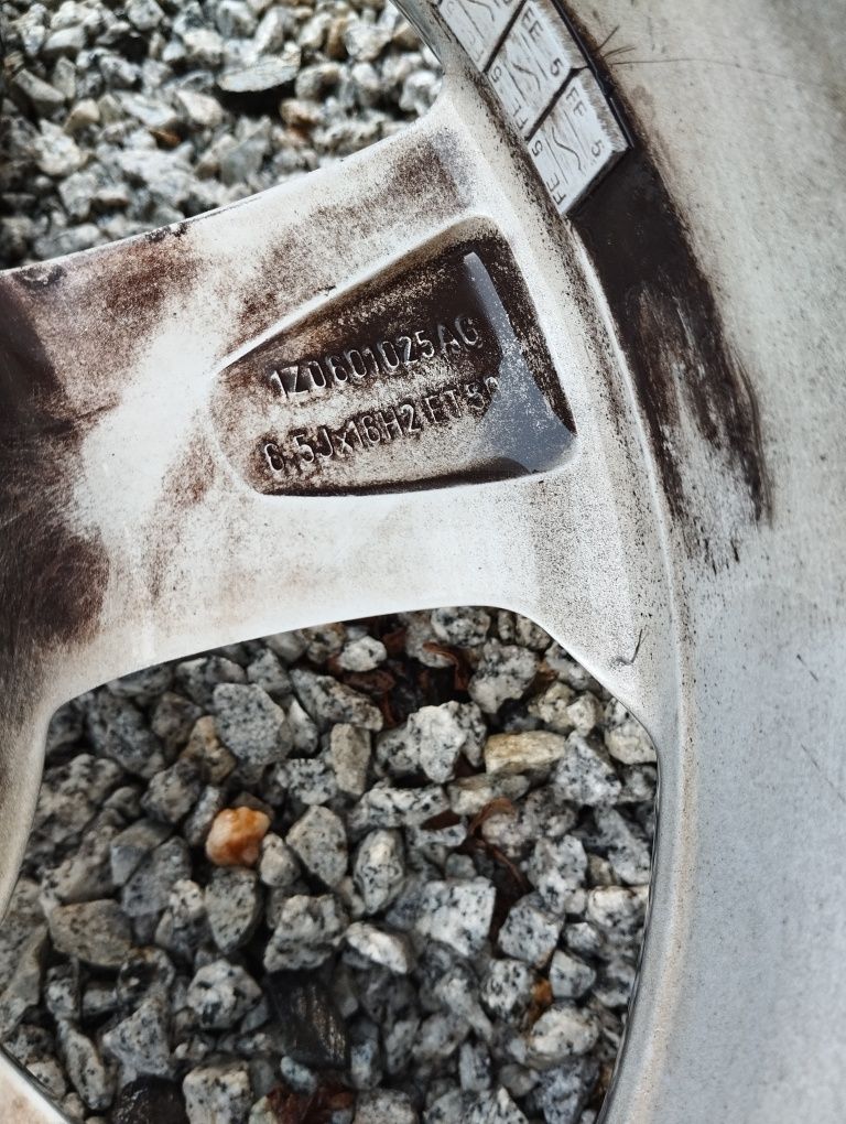 Skoda Octavia felgi aluminiowe z oponami
