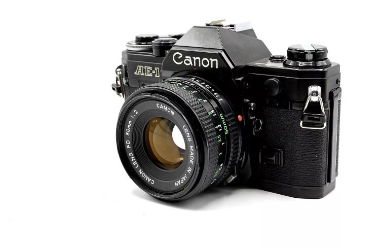 Canon AE-1 Black Edition + Lente Canon FD 50mm f1.8 Bom Estado