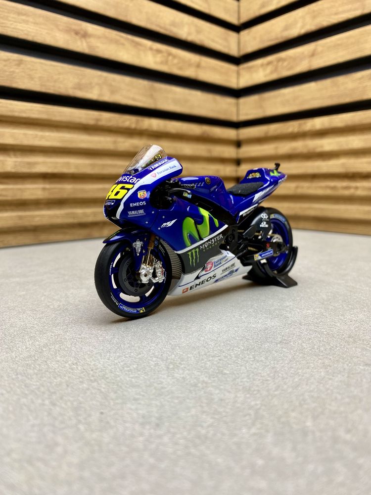 Yamaha YZR-MI - Valentino Rossi