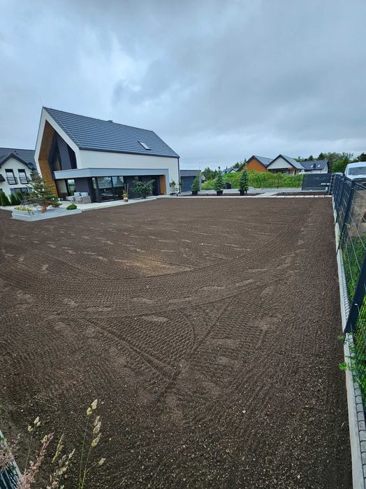 Trawniki - Glebogryzarka separacyjna - niwelacja terenu - prace ziemne