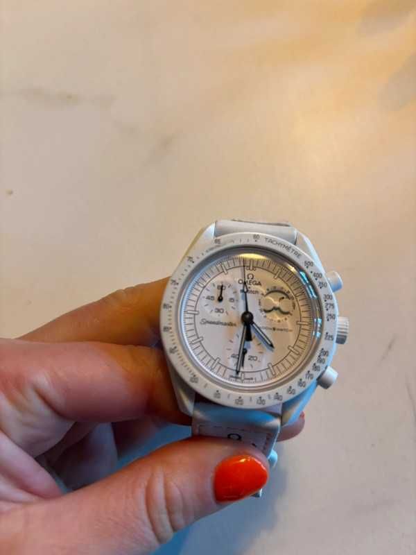 Moonphase Snoopy SO33W700 – Omega x Swatch Biały Model