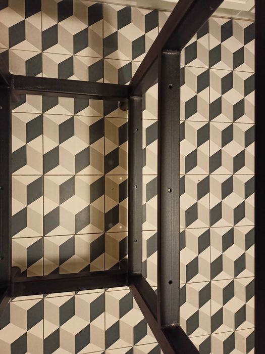 Audiofilski regał audio na sprzęt Hi Fi - stelaż.