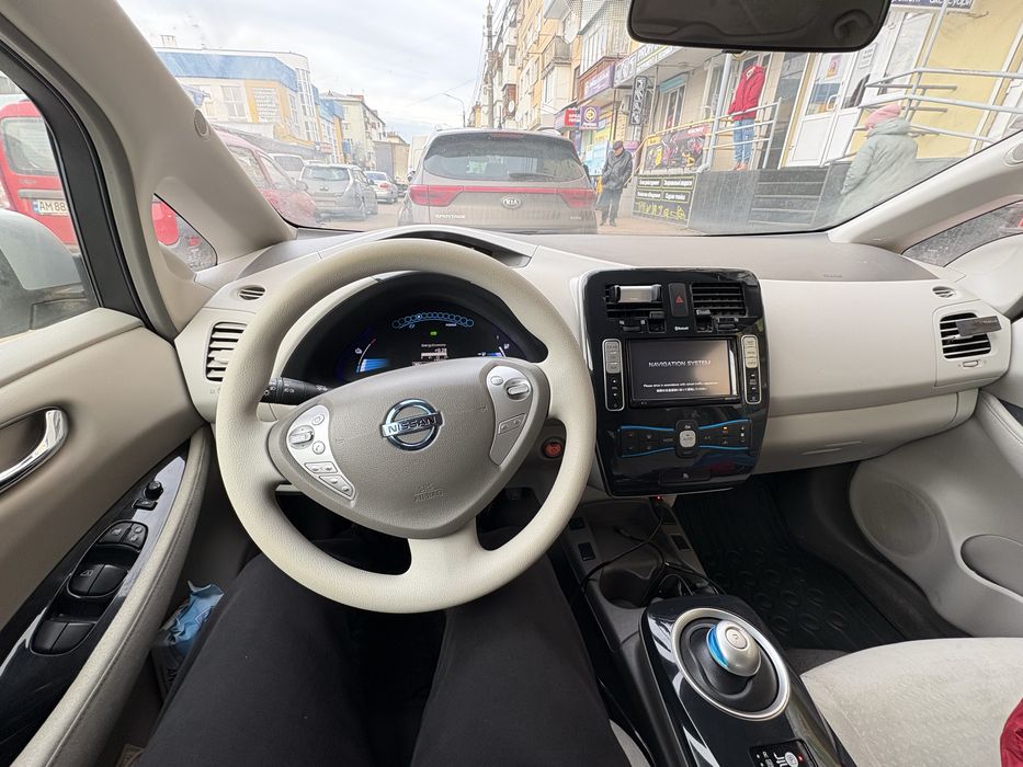 Продам Nissan Leaf 24kw