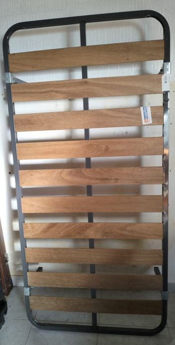 - Estrado metálico para solteiro -