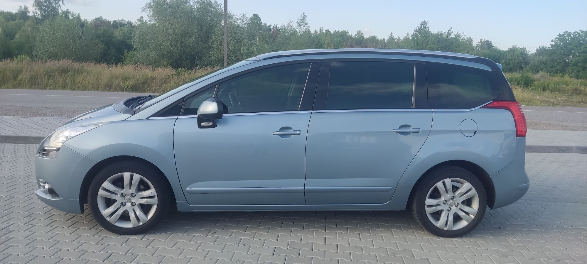 Легковий автомобіль