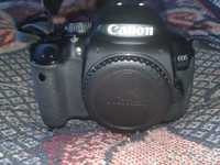 Canon 650D body + 3 аккумулятора и сетевой адаптер
