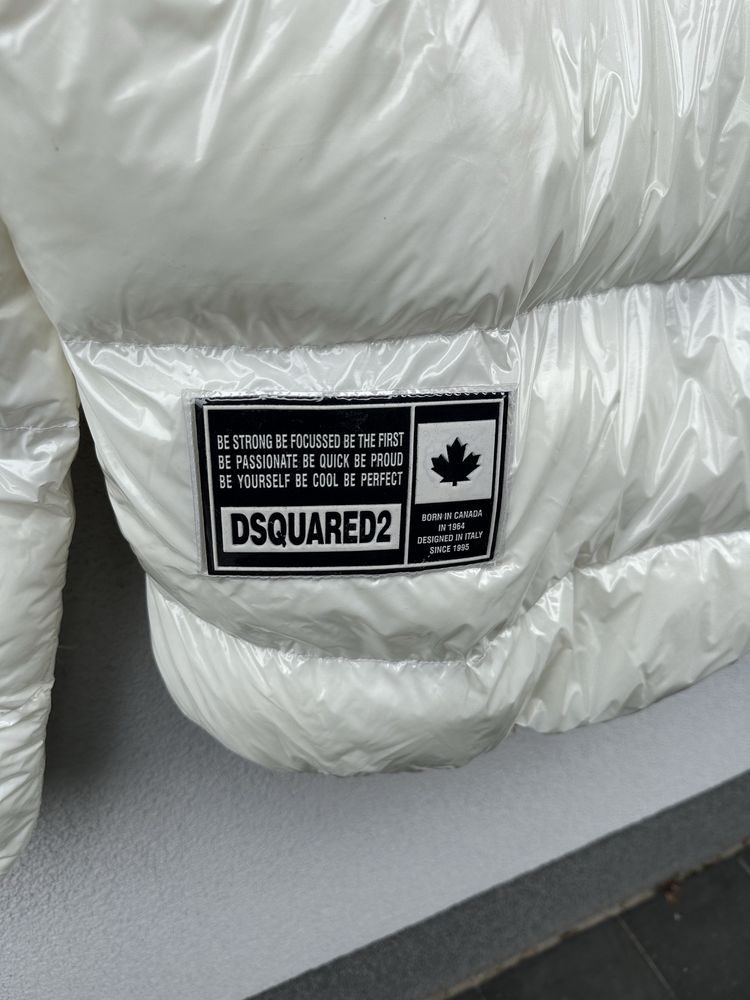 DsQuared2 M biala kremowa kurtka puchowa śliska z logo