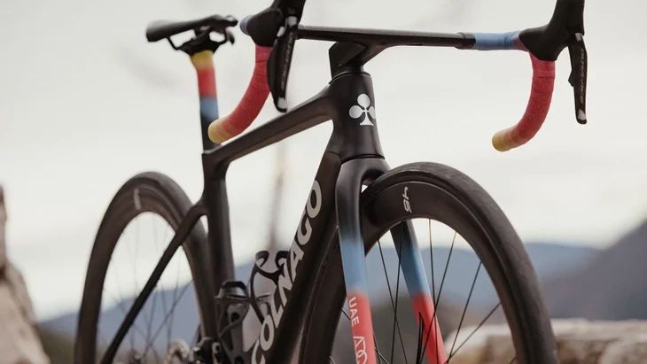 Шоссейный велосипед Colnago V4R