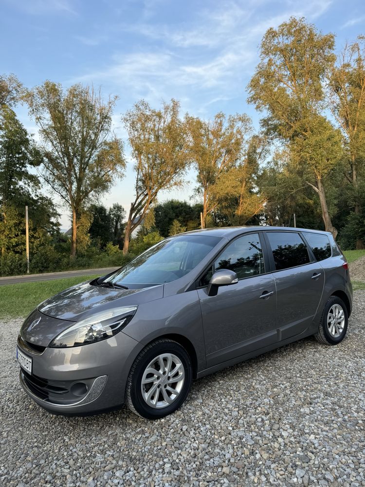 Renault Grand Scenic 2012 року, 1.5 дизель.