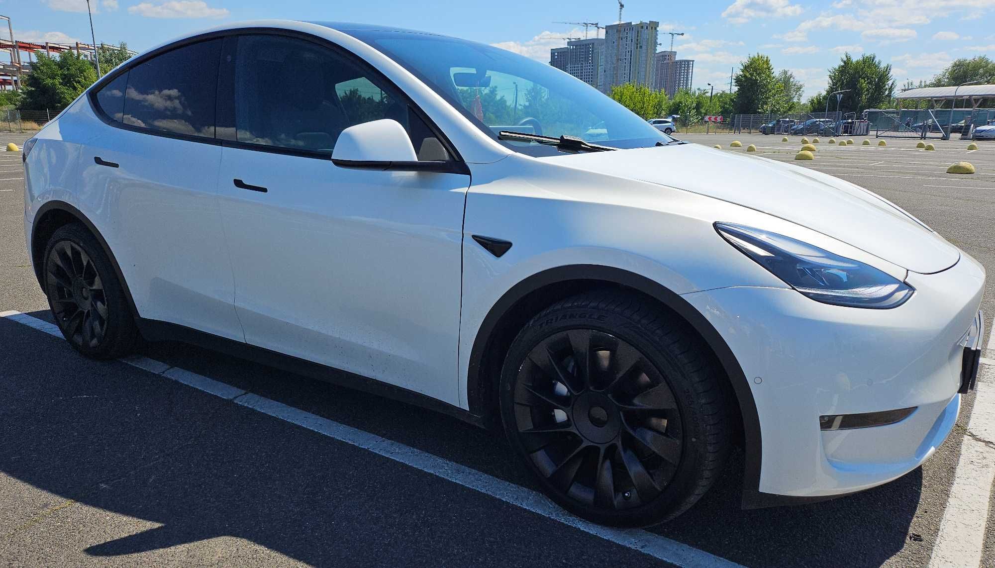 Продам машину Tesla Model Y 2020