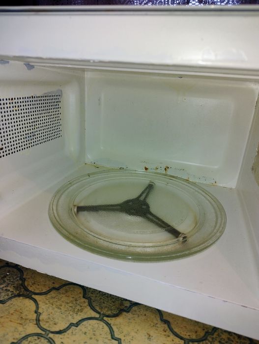 Мікрохвильовка Elenberg 700W