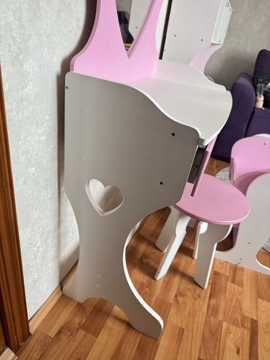 Меблі в дитячу кімнату, дитяча кухня, дитячий стіл