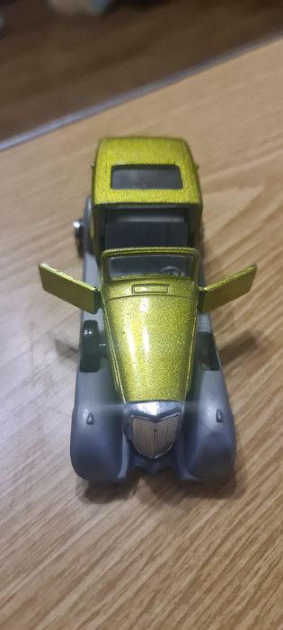 Машинка моделька. В колекцію