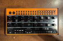 Semi-modularny syntezator analogowy Behringer Crave