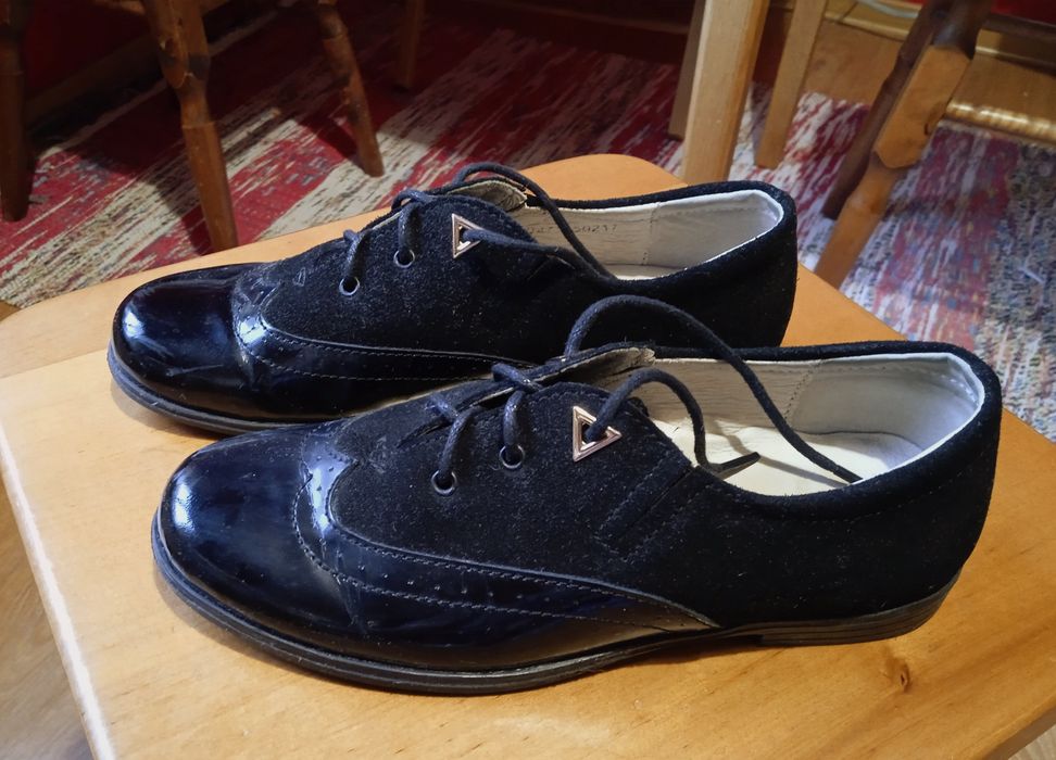 Туфлі чорні шкільні класичні на дівчинку, розмір 32.