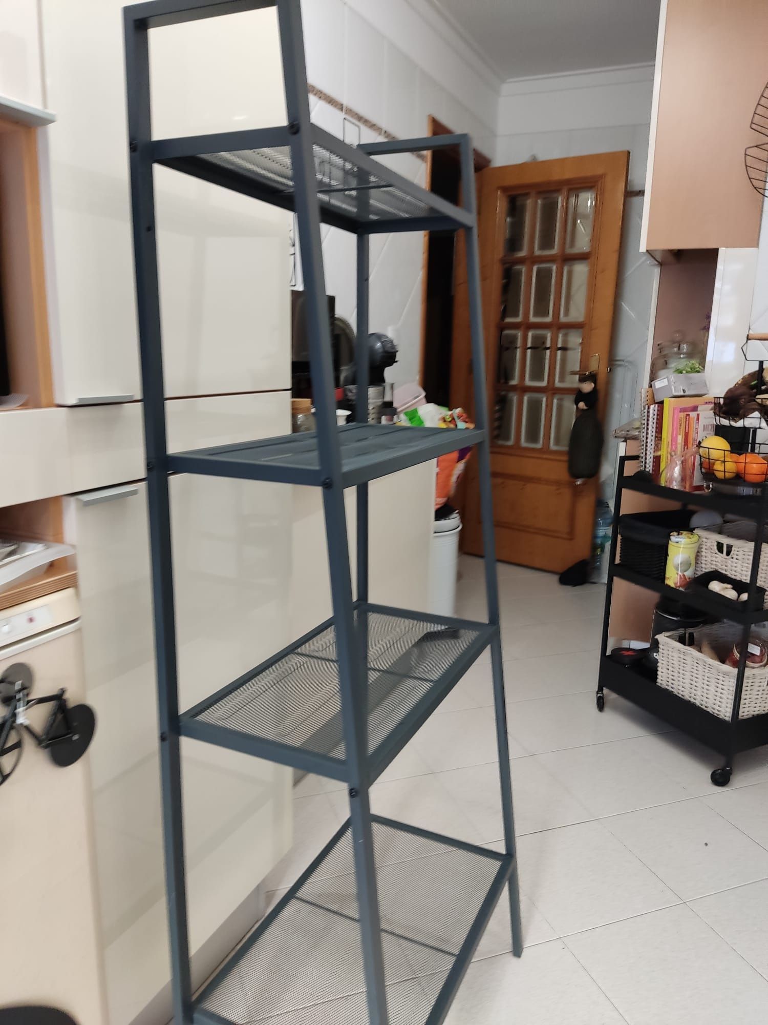 Estante IKEA preto