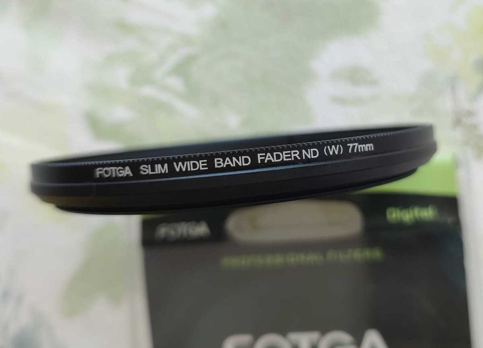 Filtro ND FOTGA ND2 to ND400 Adjustable Neutral Density Filter. 77mm