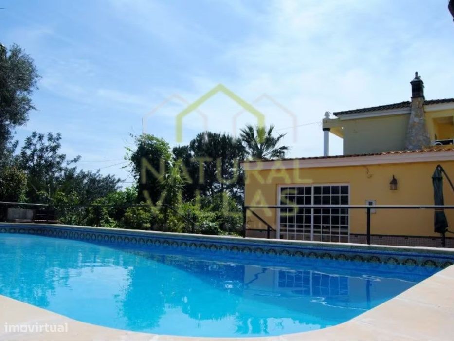 Moradia Isolada T4+1 com Piscina Privativa, Estoi