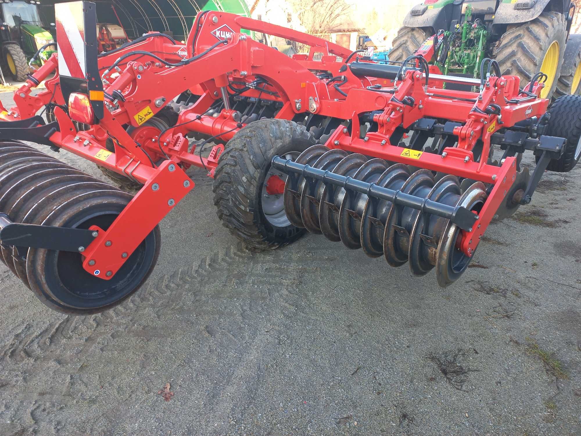 Brona talerzowa, agregat  Kuhn Optimer 5003+ 5m