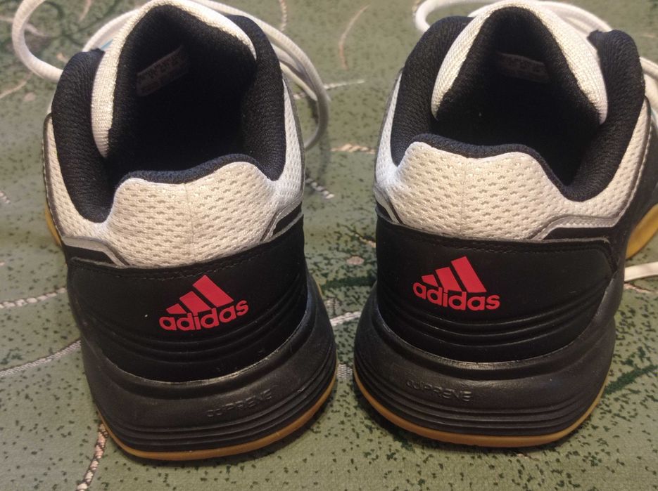 Кроссовки Adidas волейбол, гандбол оригинал размер-38 стелька-24 см