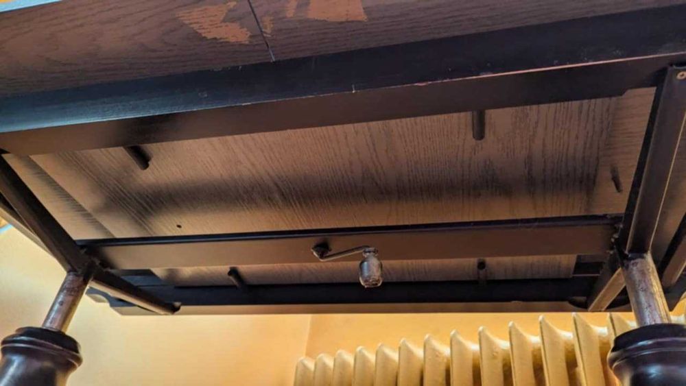 Sprzedam komplet mebli - stół + 4 krzesła