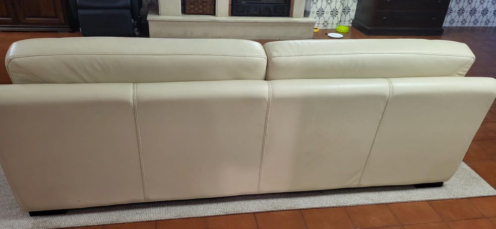 Sofa bege em pele