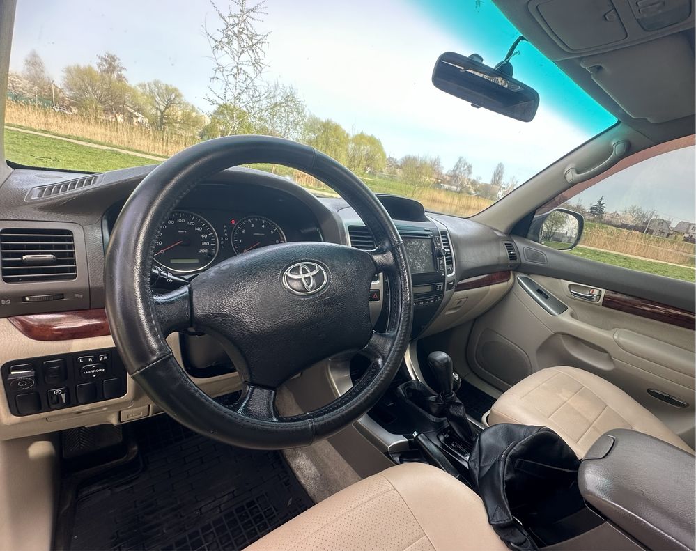 Продам Toyota Land Cruiser Prado