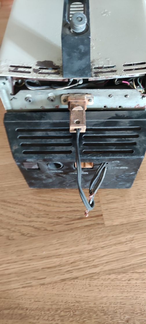 Elektronika WL100 telewizorek przenośny