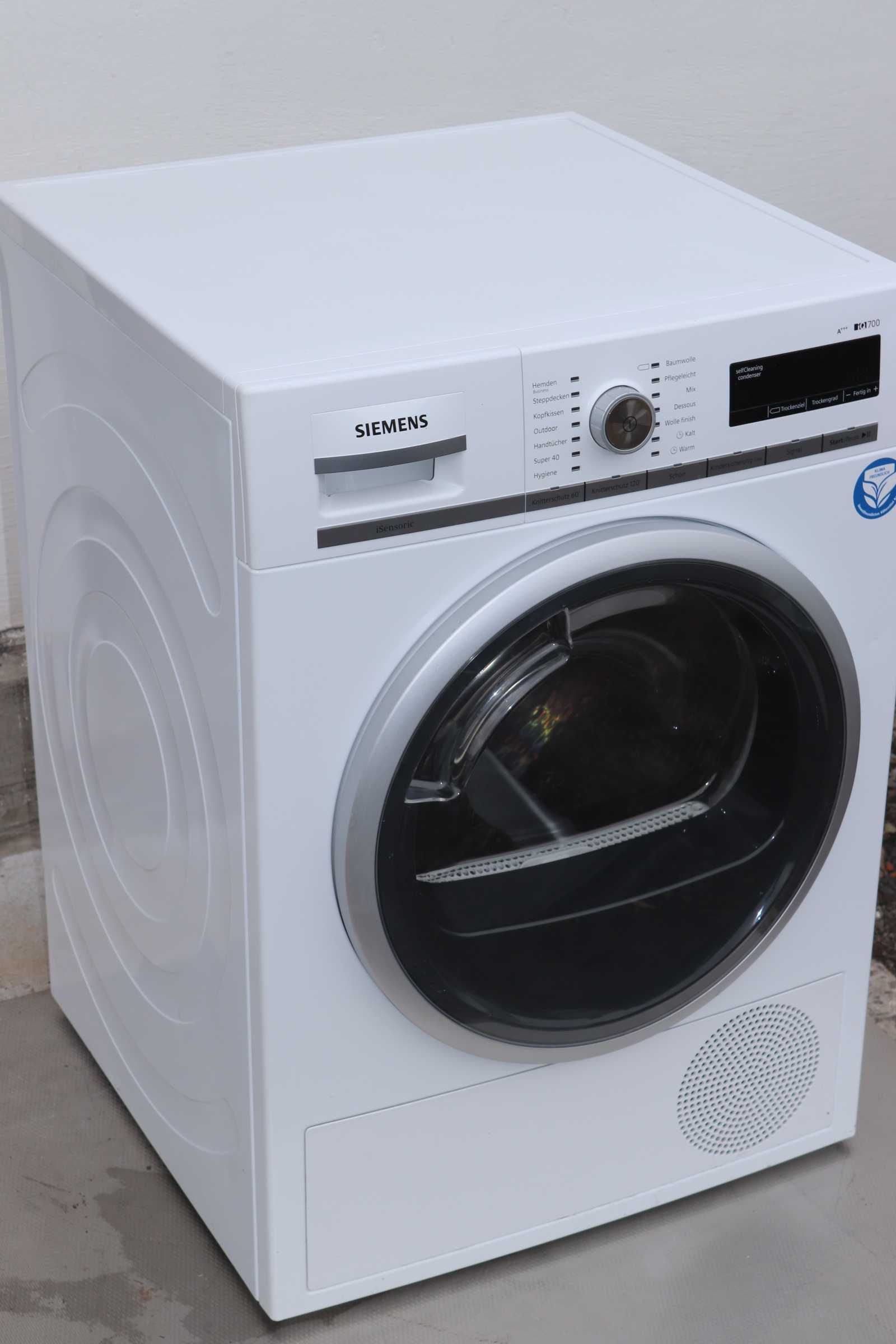 Сушильная машина Siemens IQ 700   WT47W5WO