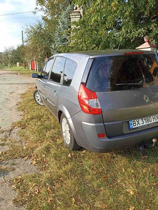 Рено Грант сценік