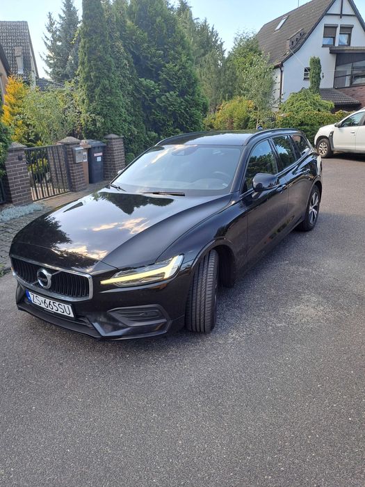 Volvo V 60 z roku 2019 z oryginalnym niskim przebiegiem.